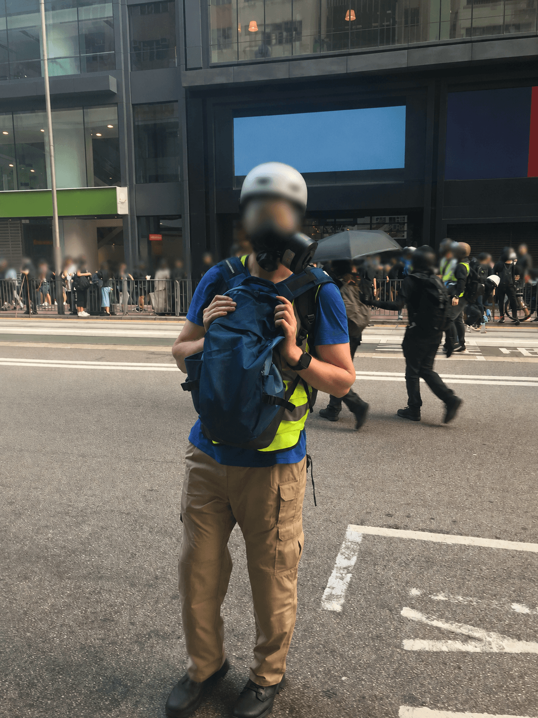 Protective movement on foot through a civil unrest environment